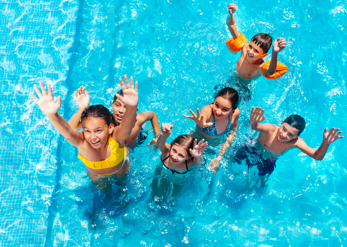 How to avoid the effects of chlorine on the skin and swimsuits